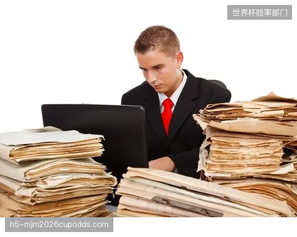 资源调度中心的分配结果是否公正？其背后的算法决策过程应对公众保持透明